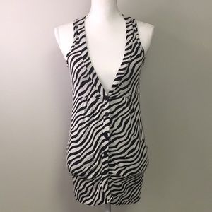 Demanding Women’s Juniors Black & White Zebra Animal Print Top w/ button…